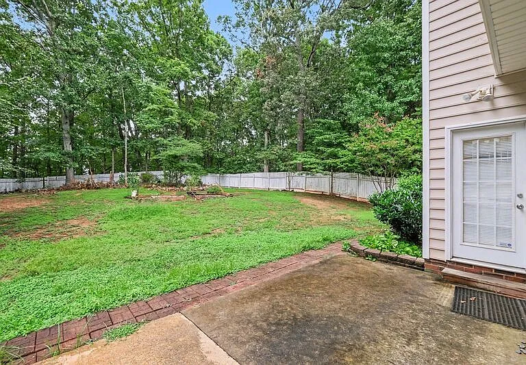 2549 Adonis Ct — Photo 32
