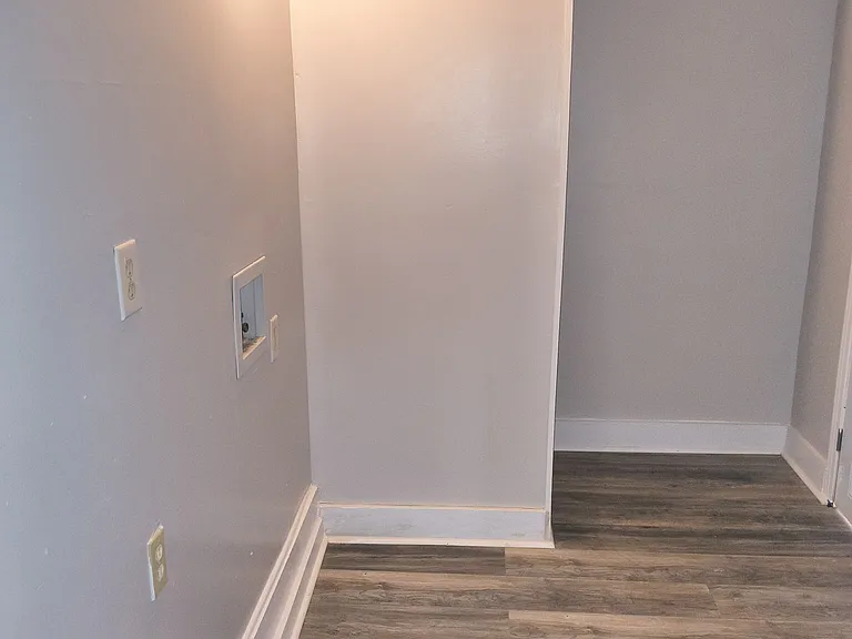 514 S College St — Photo 6