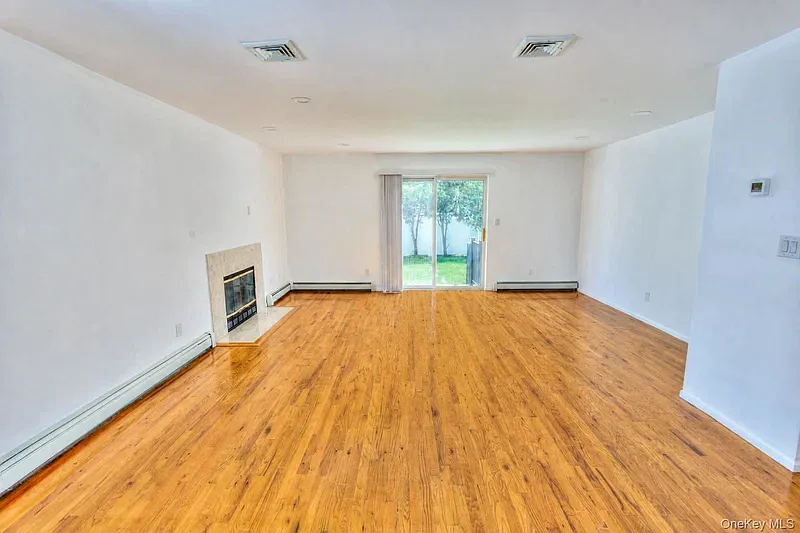 3 bed, 2600 sqft, $5,150 — Photo 3