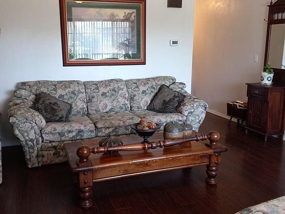 5th image of 1604 Lansing Ave