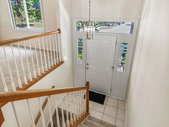 5th image of 413 E Willow St #413