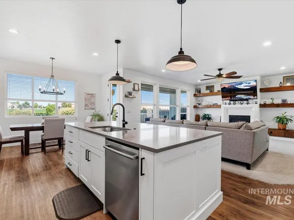 10128 Irongate Dr, Nampa, ID 83687