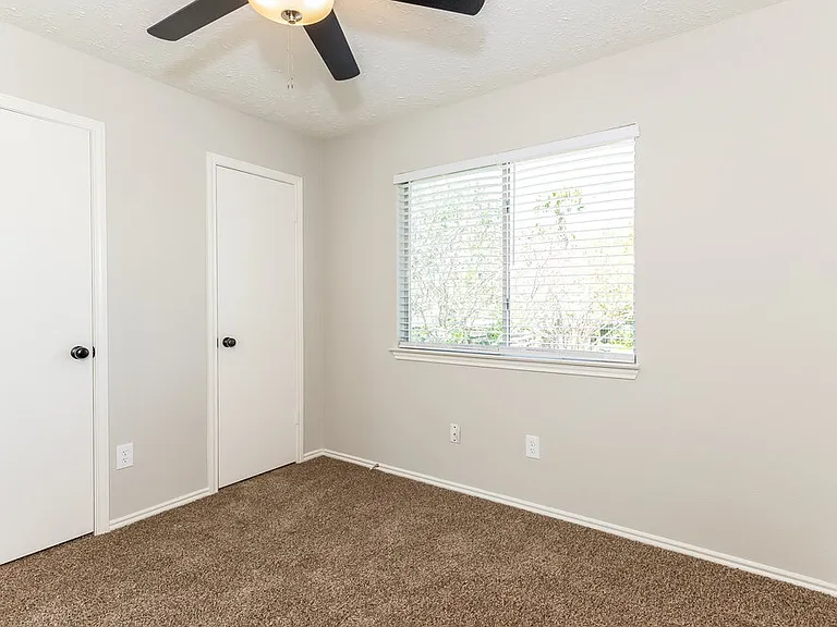 2002 Hickory Glen Dr — Photo 11