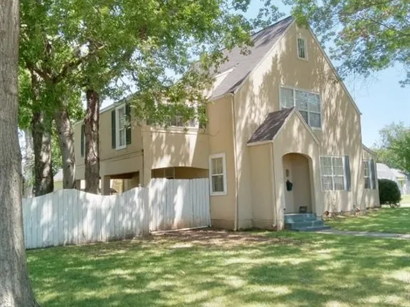 1423 E 6th St, Okmulgee, OK 74447