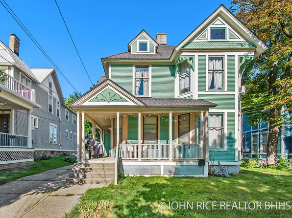317 Henry Ave SE, Grand Rapids, MI 49503