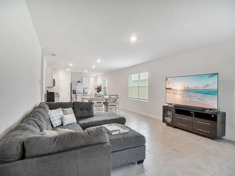 3582 Fort Mellon Ln — Photo 4