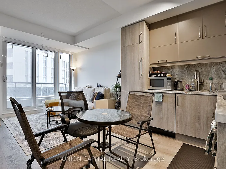 292 Verdale Cross #1601B — Photo 2