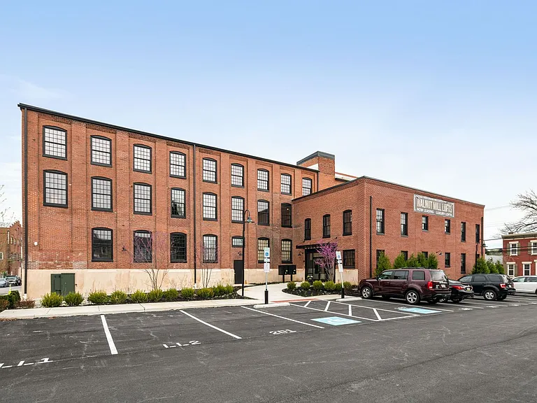 345 Walnut St — Photo 24