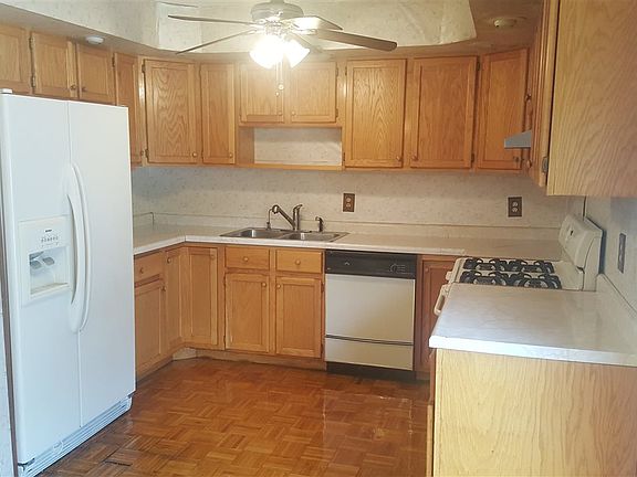 2nd image of 3214 New England Dr