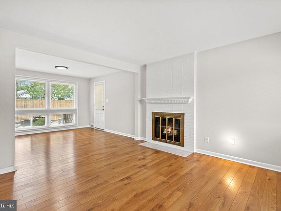 4th image of 6301 Cottonwood Dr