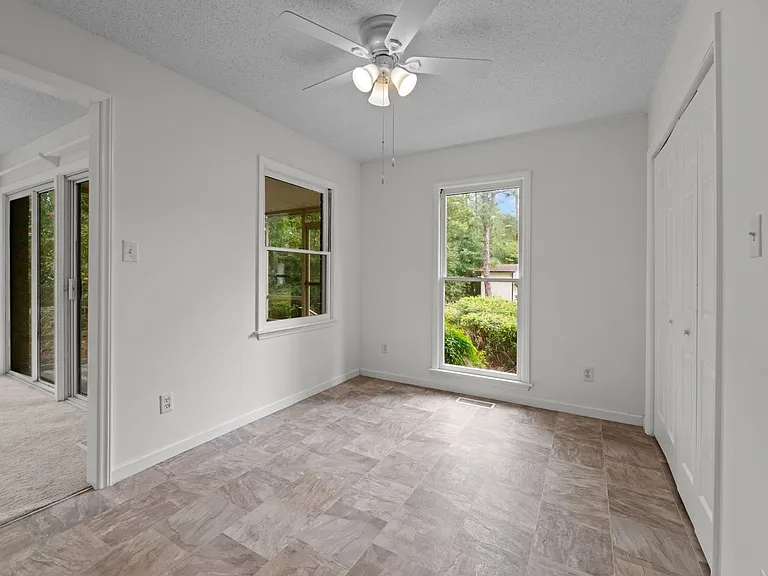 5403 Miramar Ct — Photo 8