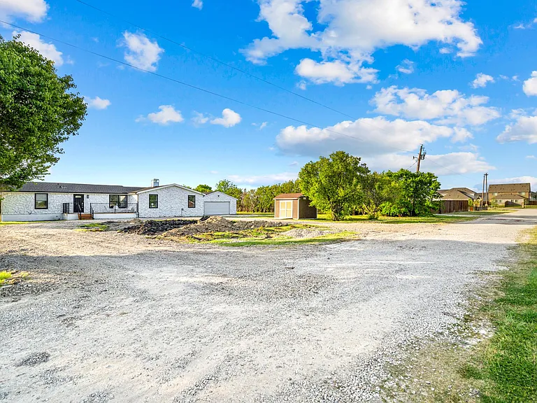 303 Jeanne Ln — Photo 46