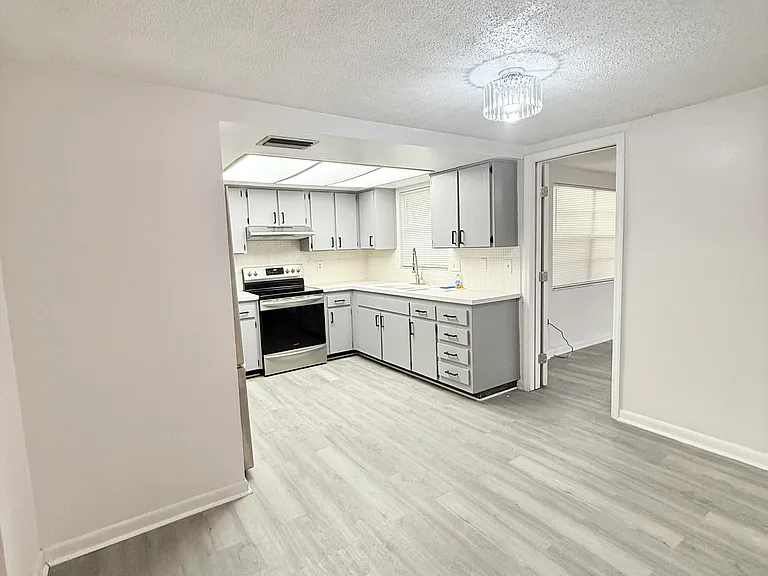 7535 Betula Dr — Photo 2