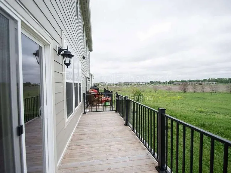 7276 Zanesville Rd — Photo 15
