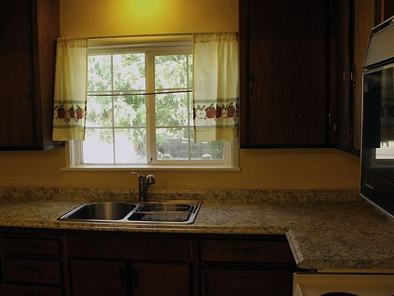 5th image of 1634 Virginia Pl