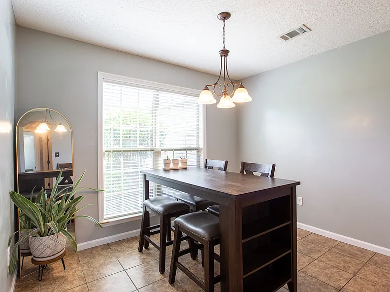 97 Mill Pond Pl — Photo 4