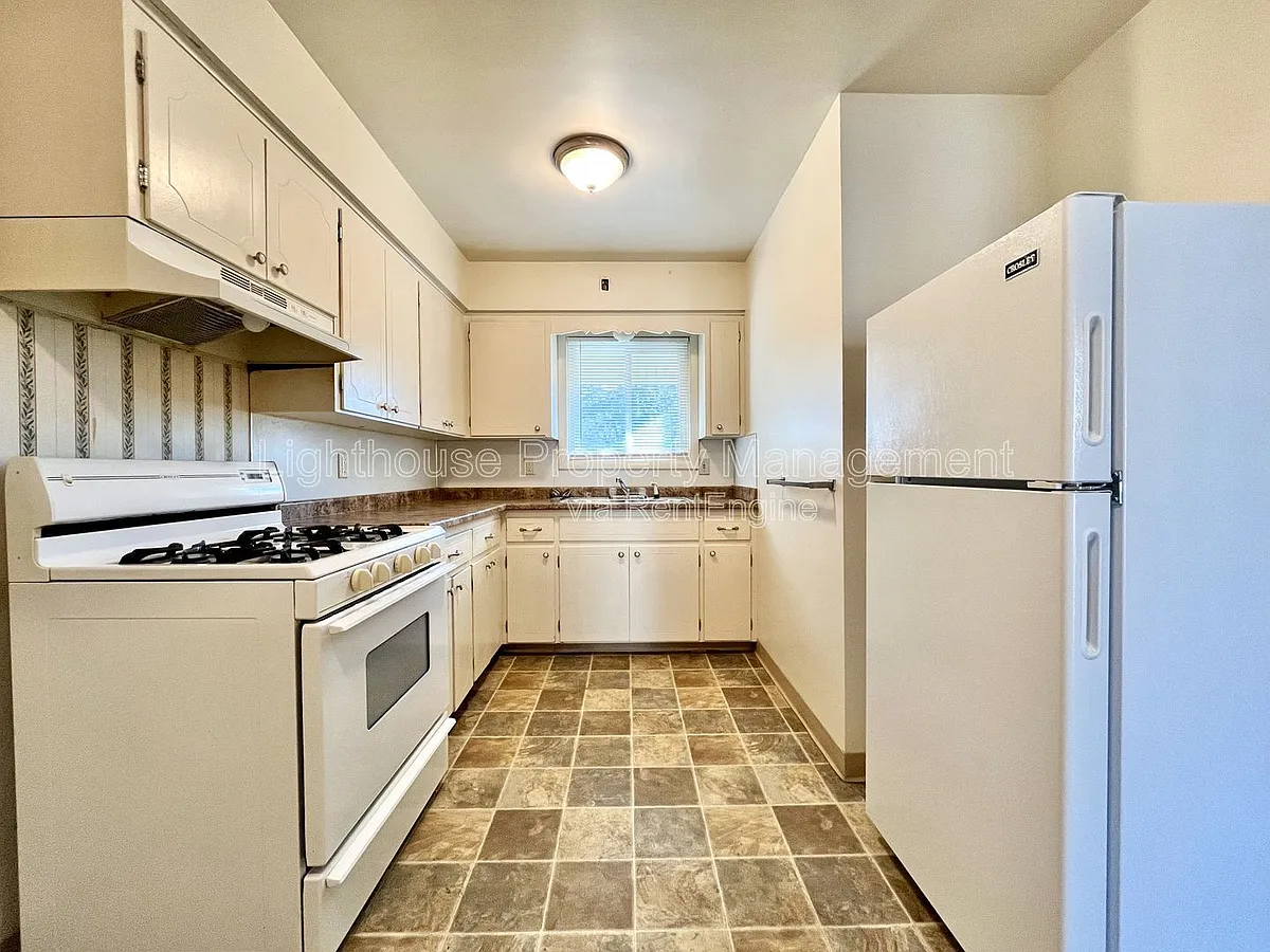 Building Photo - 1920 Porter St SW #4