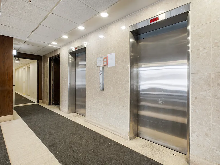 250 Frederick St — Photo 14