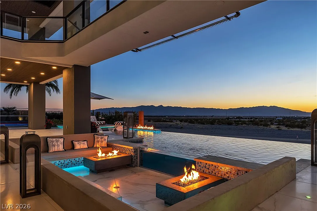 5 bed, 5.5 bath, 8296 sqft, $25,000 — Photo 4