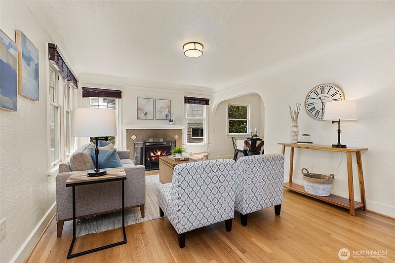 5th image of 547 NE 91st Street