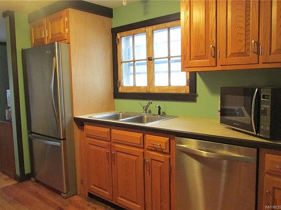 3rd image of 399 N Main St