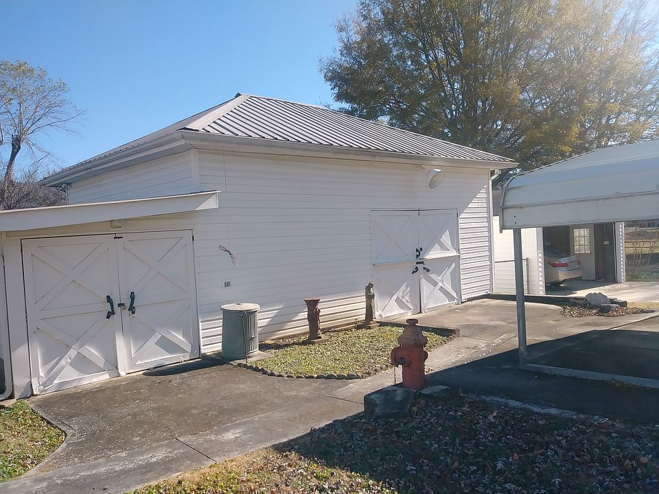 2nd image of 170 Howard St