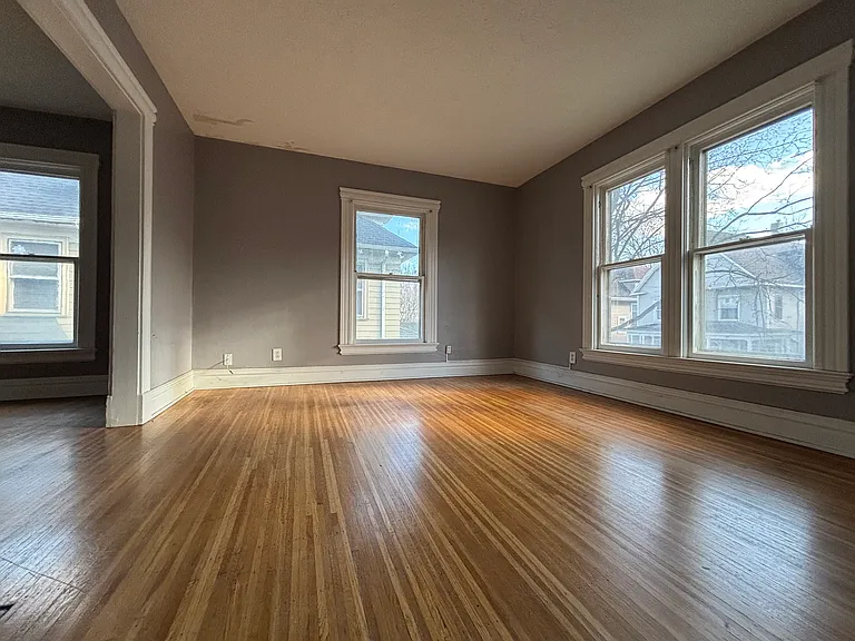 7 Roosevelt St #2 — Photo 3