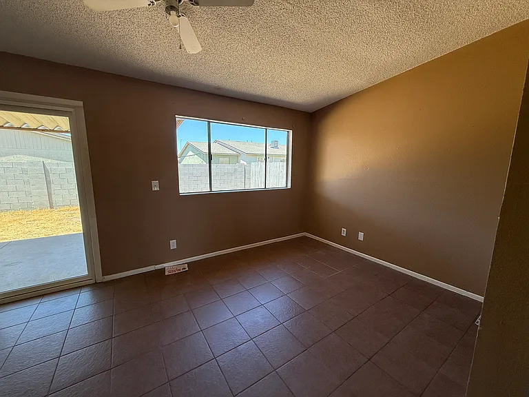 8318 W Fairmount Ave — Photo 6