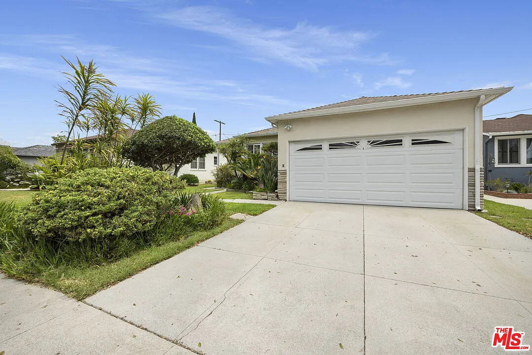 3 bed, 1.0 bath, 1000 sqft, $5,000 — Photo 2