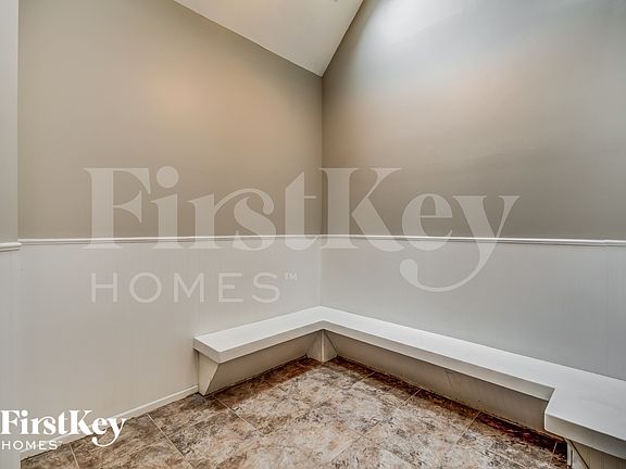 5th image of 657 Village Crest Cir