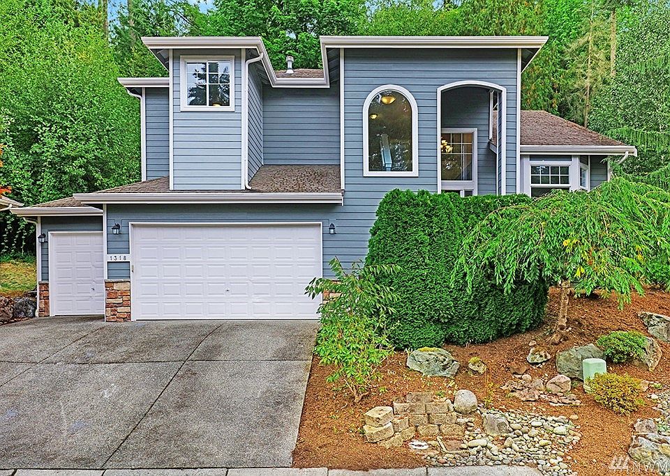 1st image of 1318 196th Pl SW