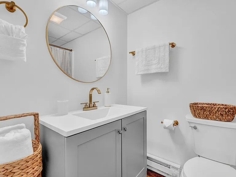 174 E Grand Ave #3 — Photo 6