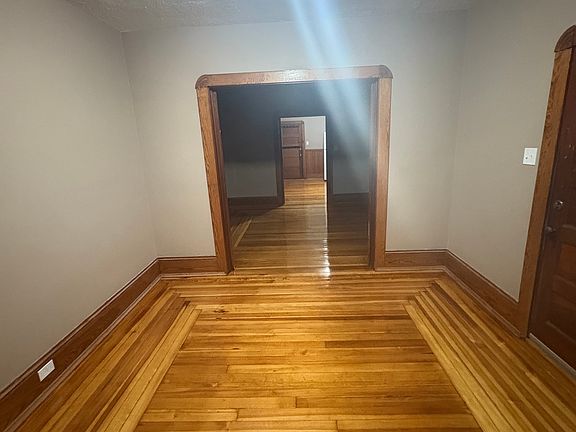 4th image of 60-62 Covell St #3