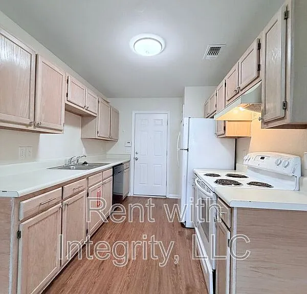 1352 Ocala Rd #B — Photo 15