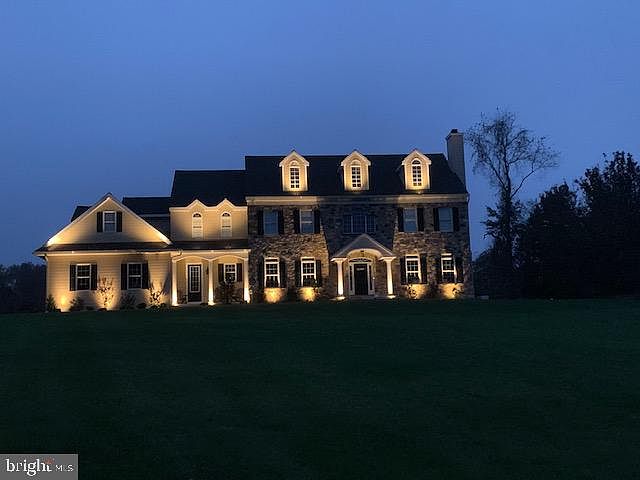 2nd image of 9 Wawaset Farm Ln