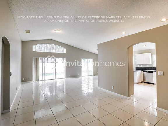 3rd image of 4968 SW 33rd Ave
