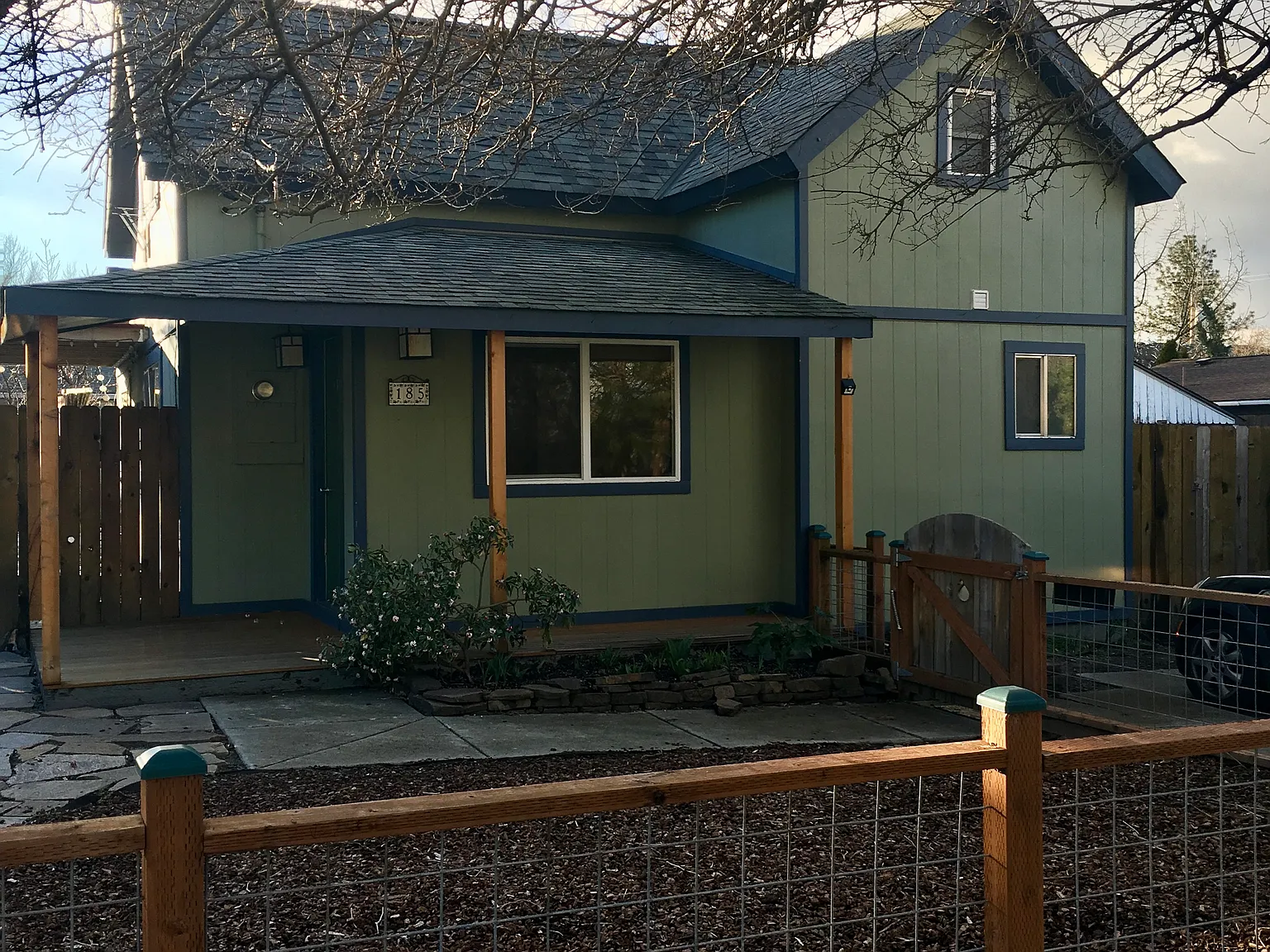 3 bed, 1104 sqft, $2,100 — Photo 1