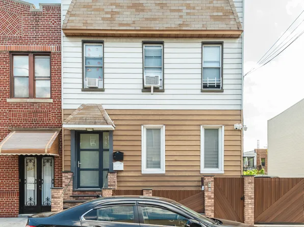 2020 Bleecker Street image 2 of 35