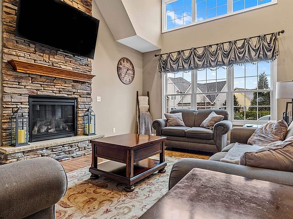 5th image of 403 N Harwich Cir