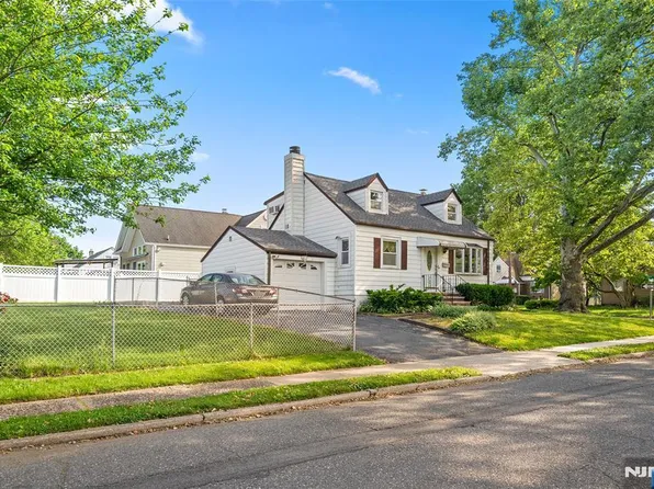 32-06 Rosalie St, Fair Lawn, NJ 07410