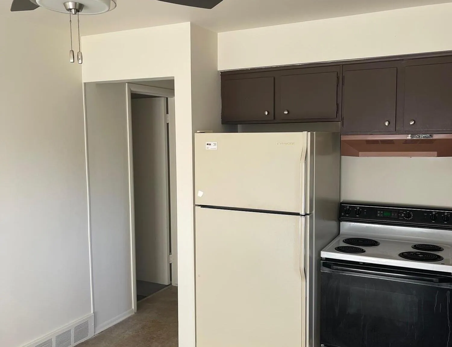 2 bed, 1.5 bath, 1152 sqft, $1,600 — Photo 4