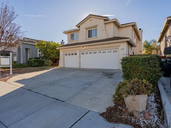 1830 Carousel Dr, Hollister, CA 95023