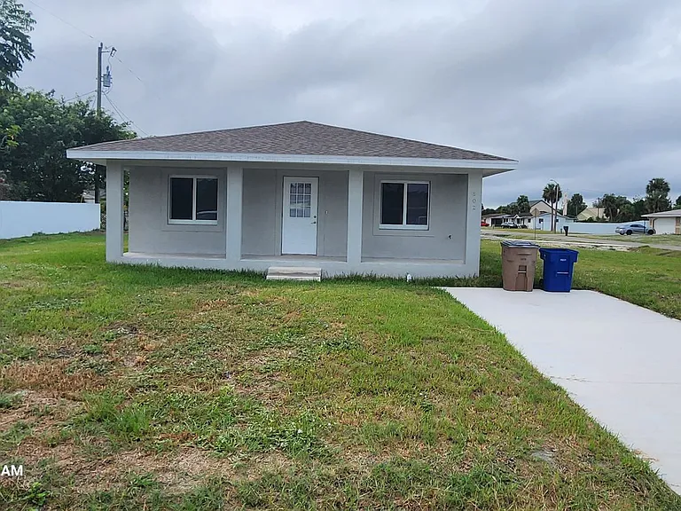 802 E Jasmine Rd — Photo 2
