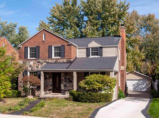 180 Fisher Rd, Grosse Pointe Farms, MI 48230