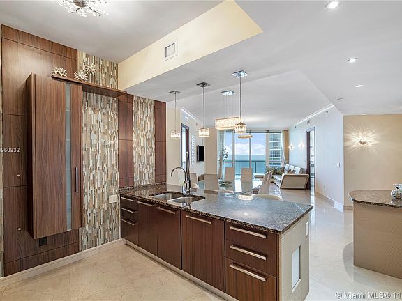 5th image of 16001 Collins Ave APT 2407