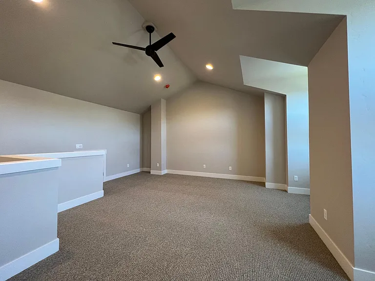 Top Floor Live / Work Space