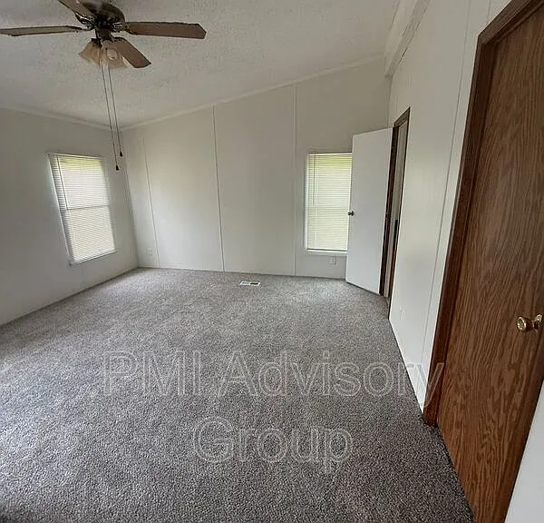 8240 SE Green Rd — Photo 4