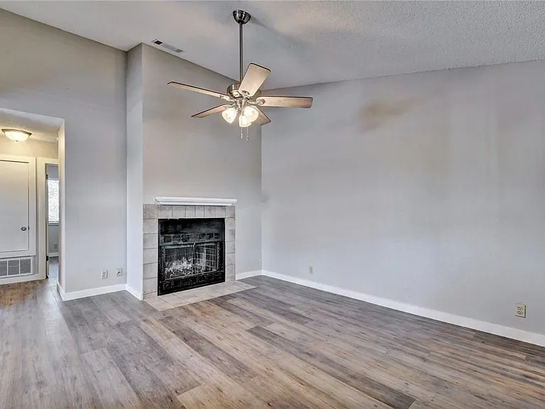 20800 Bonanza St #C — Photo 7