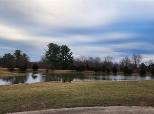 3 N Zachery Dr, Chester, IL 62233