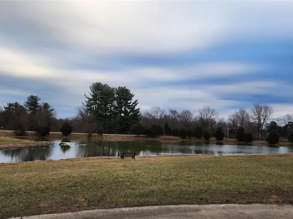 3 N Zachery Dr, Chester, IL 62233